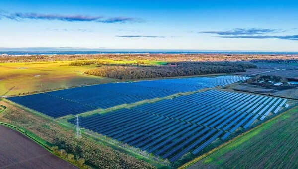 Fiskerton II-A solar project in Lincolnshire, the final one of the eight solar projects spearheaded by Shanghai Electric in UK, has successfully connected to the grid lately. Fiskerton II-A solar project in Lincolnshire, the final one of the eight solar projects spearheaded by Shanghai Electric in UK, has successfully connected to the grid lately.