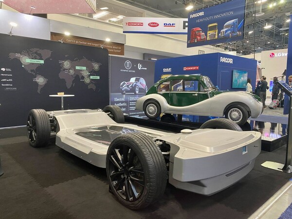 The UP Super Board and the Olympian Model O1 on display at CES The UP Super Board and the Olympian Model O1 on display at CES