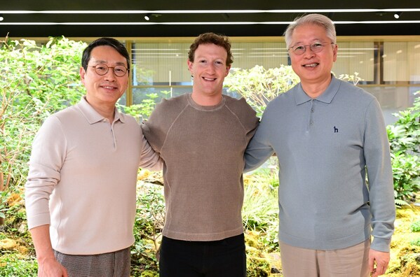 LG CEO William Cho and Meta Founder and CEO Mark Zuckerberg met at LG Twin Towers in Yeouido, Seoul LG CEO William Cho and Meta Founder and CEO Mark Zuckerberg met at LG Twin Towers in Yeouido, Seoul
