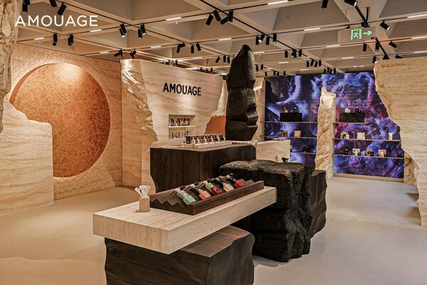 AMOUAGE's POP UP BOUTIQUE IN CHINA AMOUAGE's POP UP BOUTIQUE IN CHINA