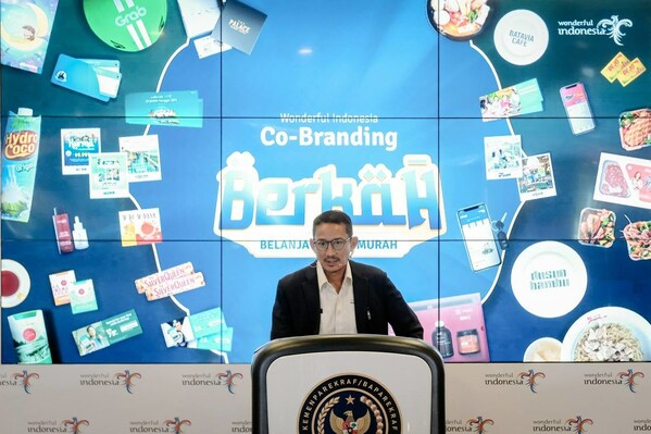 Minister of Tourism and Creative Economy, Sandiaga Uno, at the launching of the Extra Affordable Sales Activation (BERKAH) co-branding program Minister of Tourism and Creative Economy, Sandiaga Uno, at the launching of the Extra Affordable Sales Activation (BERKAH) co-branding program