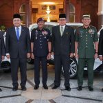 King gifts Proton X90 to IGP, senior Istana Negara officers