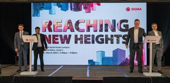 From left: Nicolas Lopez, Global Head, Sigma; Manivannan, K., Managing Director, Malaysia, Vietnam and Cambodia; Grant Mooney, Managing Director, Southeast Asia and Pradeep Nair, General Manager of Malaysia & Brunei, unveiling the ACRA™ 2.0 and Solon® 2.0 elevators at the product launch.