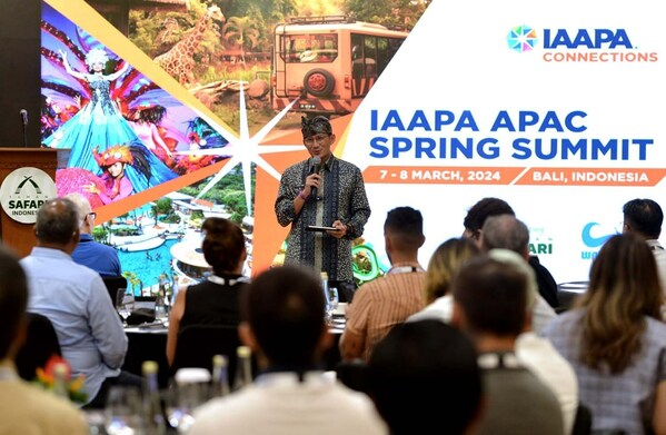 Indonesia's Minister of Tourism and Creative Economy, Sandiaga Uno, delivering his welcoming speech at IAAPA APAC Spring Summit at Taman Safari Bali Indonesia's Minister of Tourism and Creative Economy, Sandiaga Uno, delivering his welcoming speech at IAAPA APAC Spring Summit at Taman Safari Bali