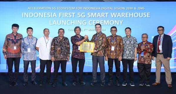 Telkomsel and Huawei inaugurating Indonesia's first 5G Smart Warehouse togther with other partners Telkomsel and Huawei inaugurating Indonesia's first 5G Smart Warehouse togther with other partners