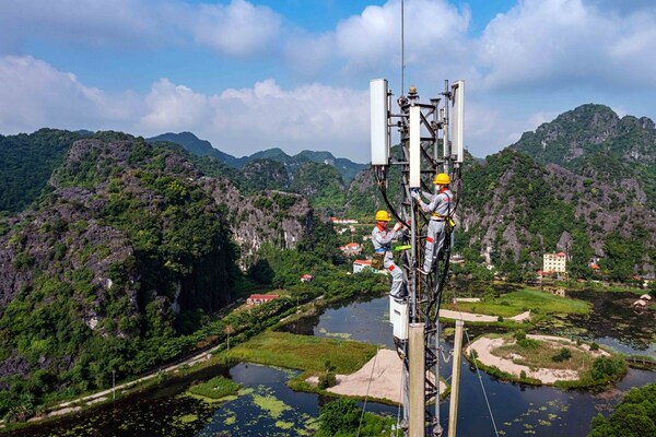Viettel Successfully Bids for The Rights to Use The Radio Frequency Band 2500-2600 MHz Viettel Successfully Bids for The Rights to Use The Radio Frequency Band 2500-2600 MHz