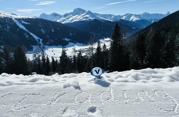 Vtrading went to Switzerland joining the 2024 Winter Davos Forum