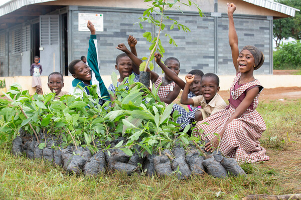 Education Cannot Wait urges world leaders, including public and private sector donors, to pledge US$150 million in new additional funds through our #RightHereRightNow campaign. This will allow ECW and its strategic partners to reach 2 million children impacted by the climate crisis. Education Cannot Wait urges world leaders, including public and private sector donors, to pledge US$150 million in new additional funds through our #RightHereRightNow campaign. This will allow ECW and its strategic partners to reach 2 million children impacted by the climate crisis.