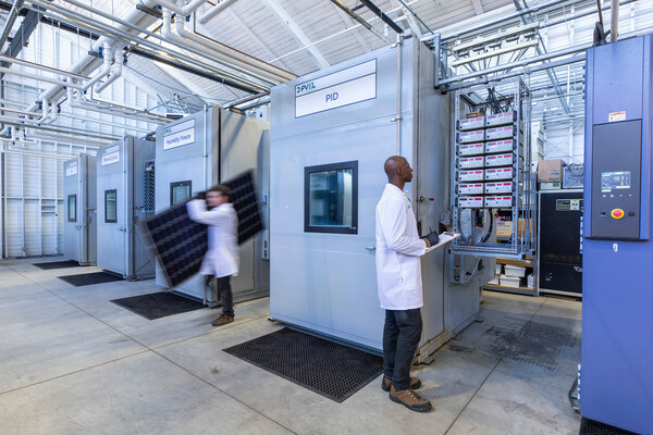 Technicians move modules and monitor chambers at the Kiwa PVEL lab. Technicians move modules and monitor chambers at the Kiwa PVEL lab.