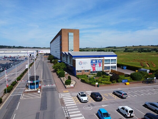 Unipart House, Oxford, UK Unipart House, Oxford, UK