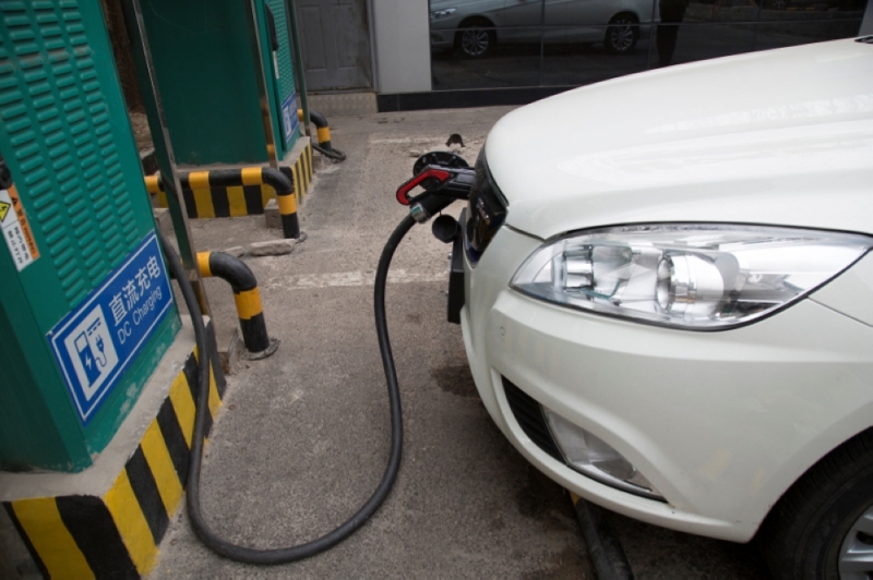 Govt mulls parking fee waivers for electric vehicles in cities to promote green transport