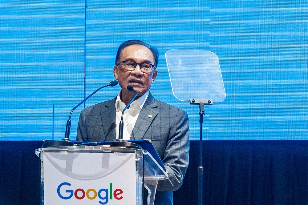 At Google date centre launch, Anwar says Malaysia to have National Cloud Policy