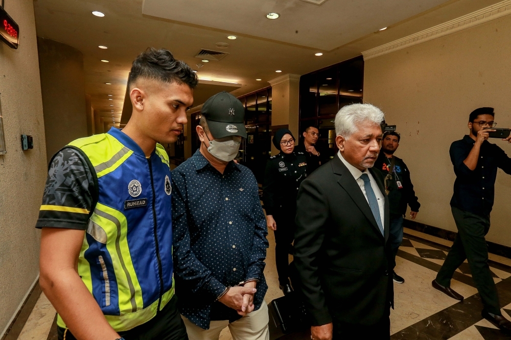 Durian products trading company director claims trial to CBT involving over RM195,000