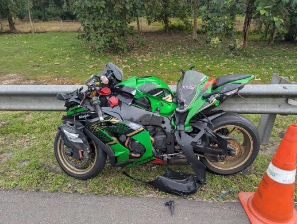 High-powered bike accident on NSE in in Kulai claims life of Singaporean woman, man injured