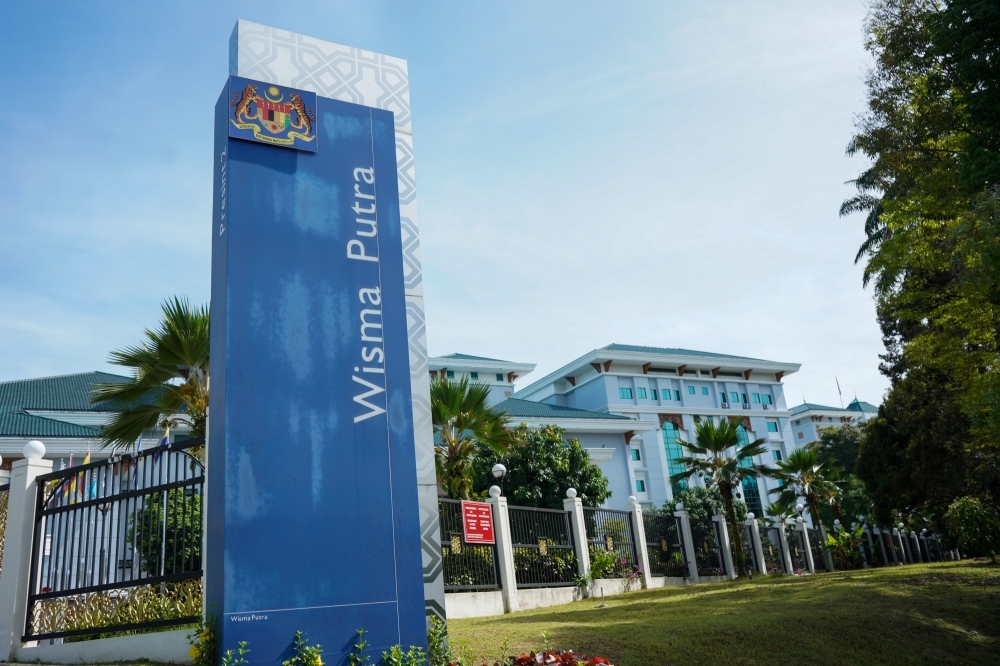 Wisma Putra confirms a Malaysian detained in Saudi Arabia, amid reports of comedian using marijuana on way to umrah