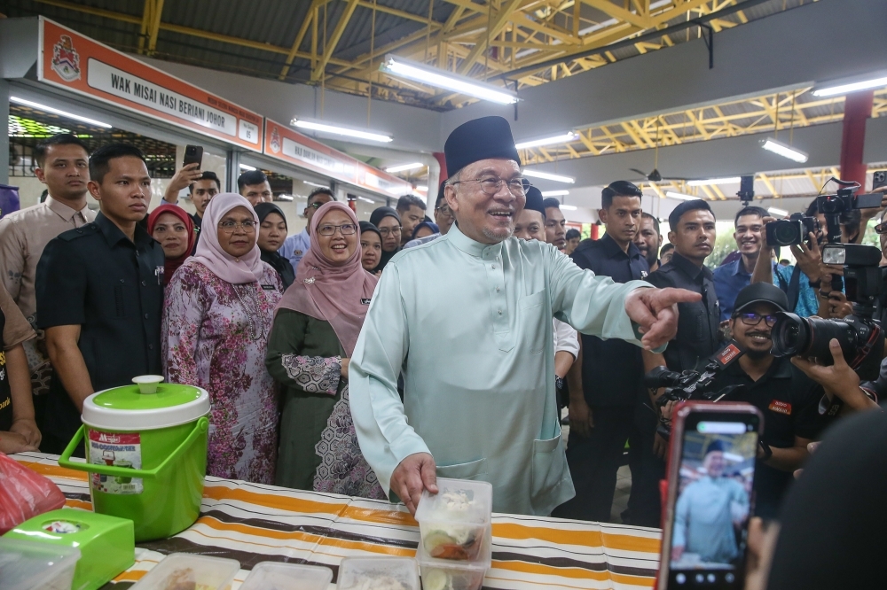 Ahead of pro-Najib rally on Monday, PM Anwar tells public to heed Palace’s remarks on pardon and clemency