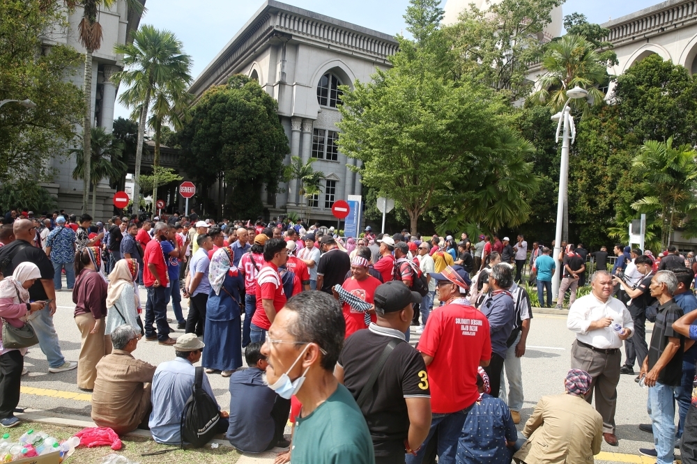 Police opens investigation paper on Najib solidarity gathering in Putrajaya, to call individuals for statement