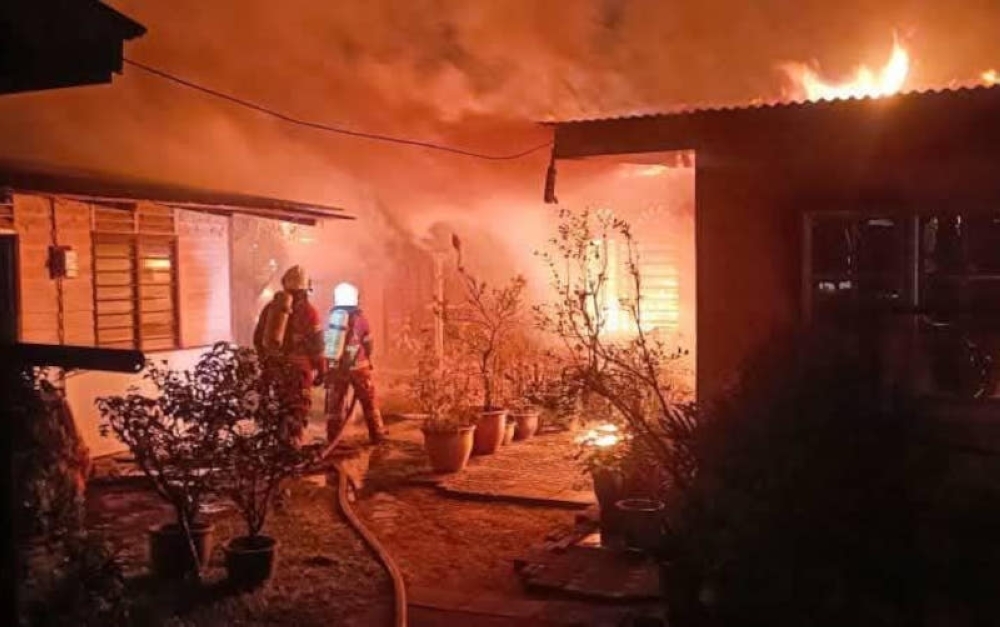 Manjoi fire guts five houses, destroys four motorcycles