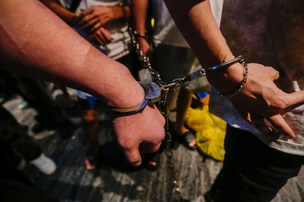 Social media video leads to arrest of four caught berating Kulai cop