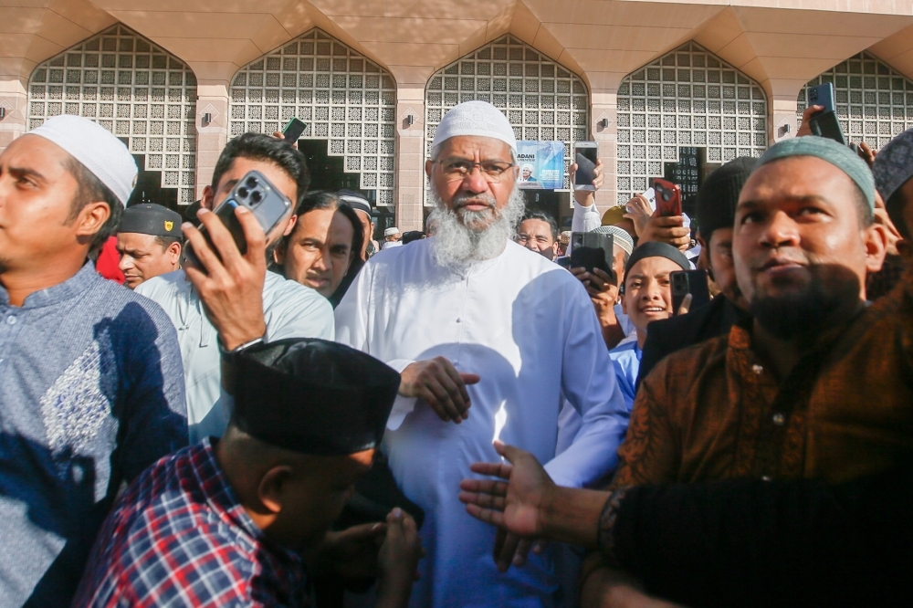 Fugitive Zakir Naik not barred from public talks in Malaysia, ban was only in 2019