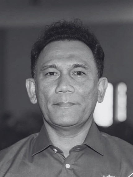 Perak MB, leaders offers condolences after Ayer Kuning assemblyman dies during football game