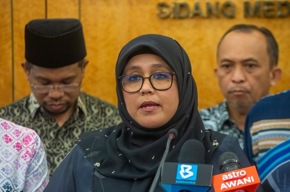 Bersatu’s Mas Ermieyati slams Fuziah for ‘last-minute’ school supply price checks