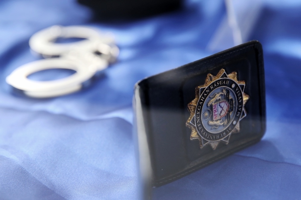 Malaysiakini says its reporter detained by MACC, blocked from contacting him