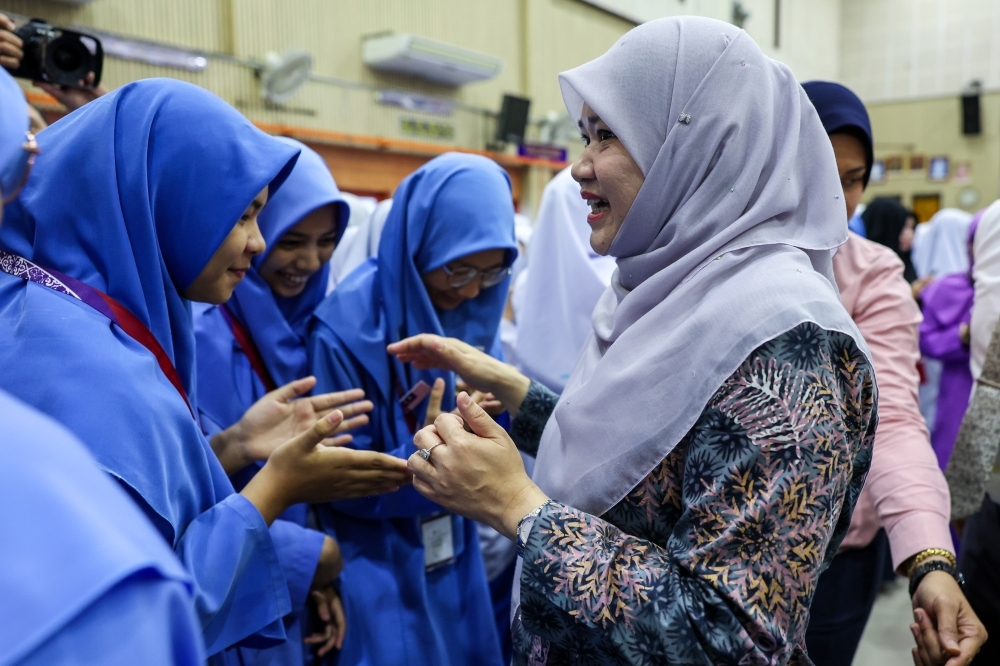 Home learning during Asean Summit? ‘No issue’, says Education Minister Fadhlina