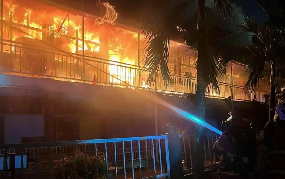 Fire engulfs dormitory at SMK Tinggi Setapak, 91 students escape unharmed
