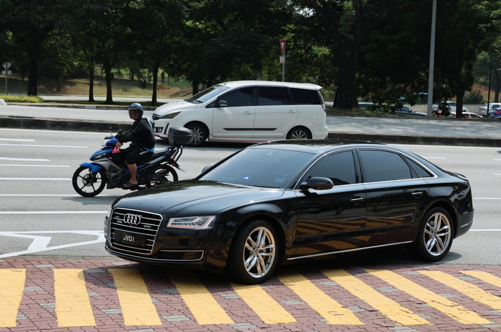 Ismail Sabri completes giving statement to MACC after nearly six hours of questioning