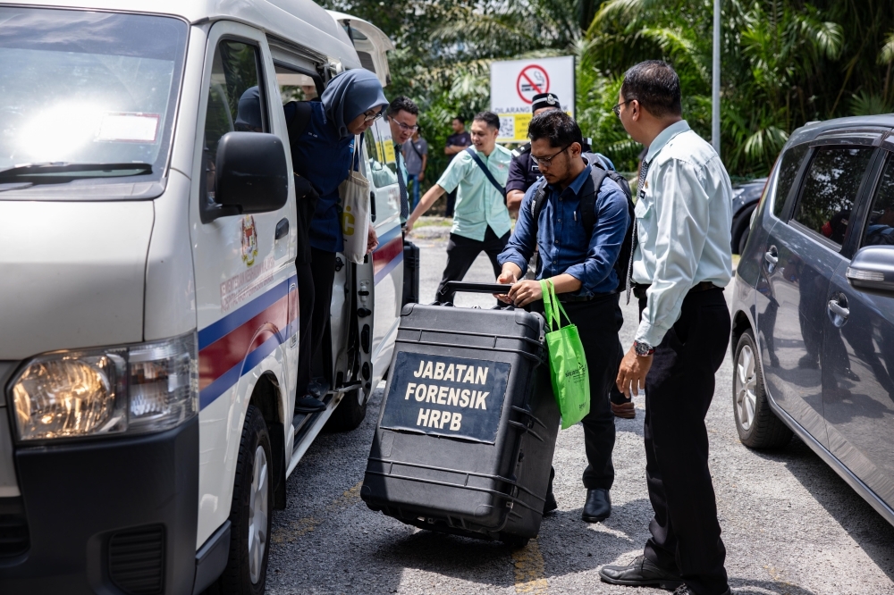King, Queen express sorrow over deadly FRU lorry crash in Teluk Intan