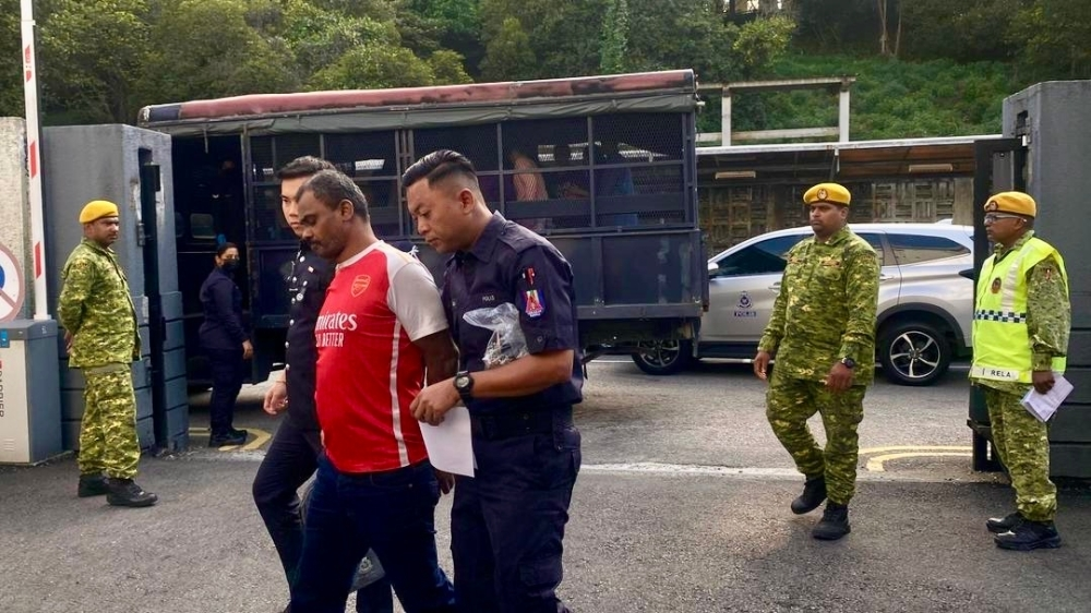Johor man pleads guilty to robbing woman with machete in Kulai