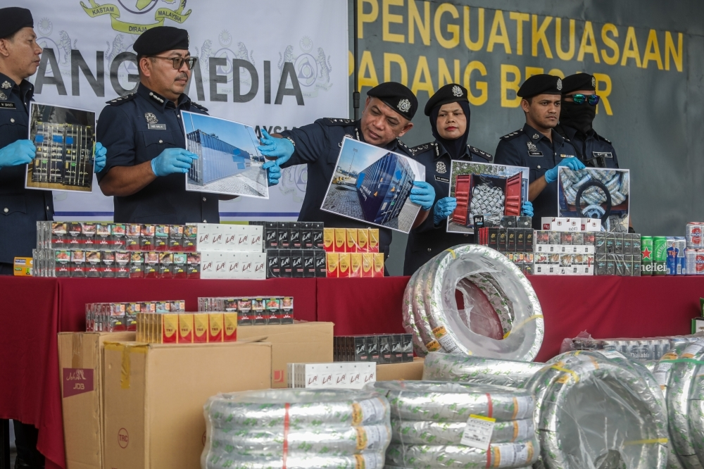 Customs seize RM645,832 worth of undeclared goods, including frozen chicken and tyres
