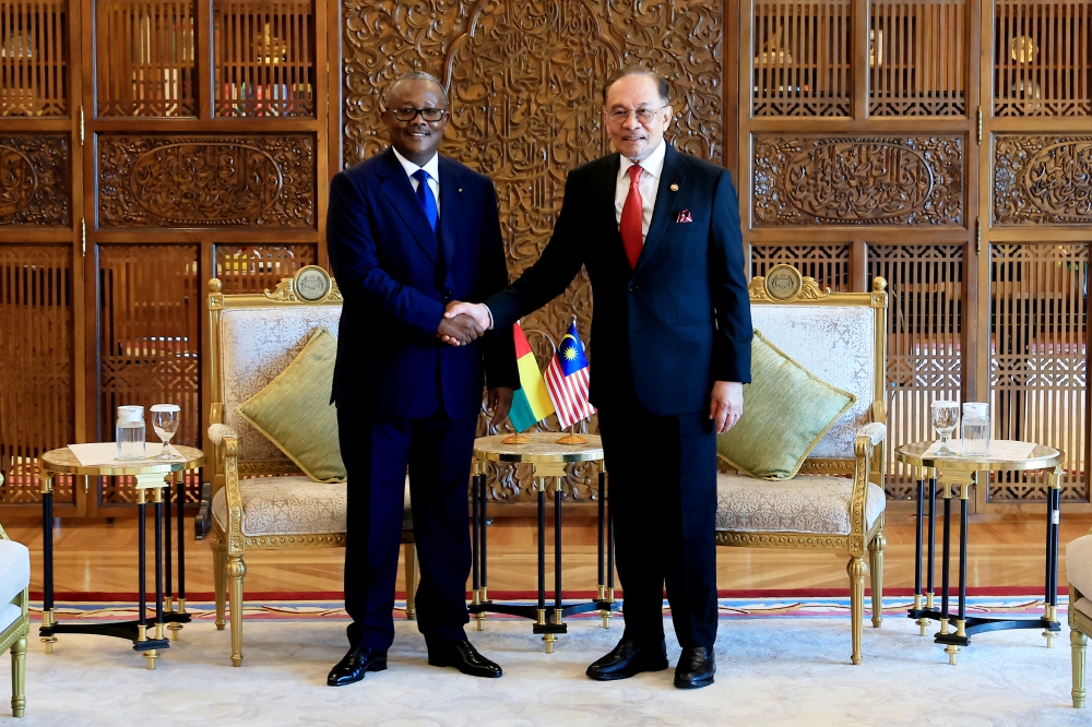 PM Anwar welcomes Guinea-Bissau’s leader for first official visit, explores trade, agricultural cooperation