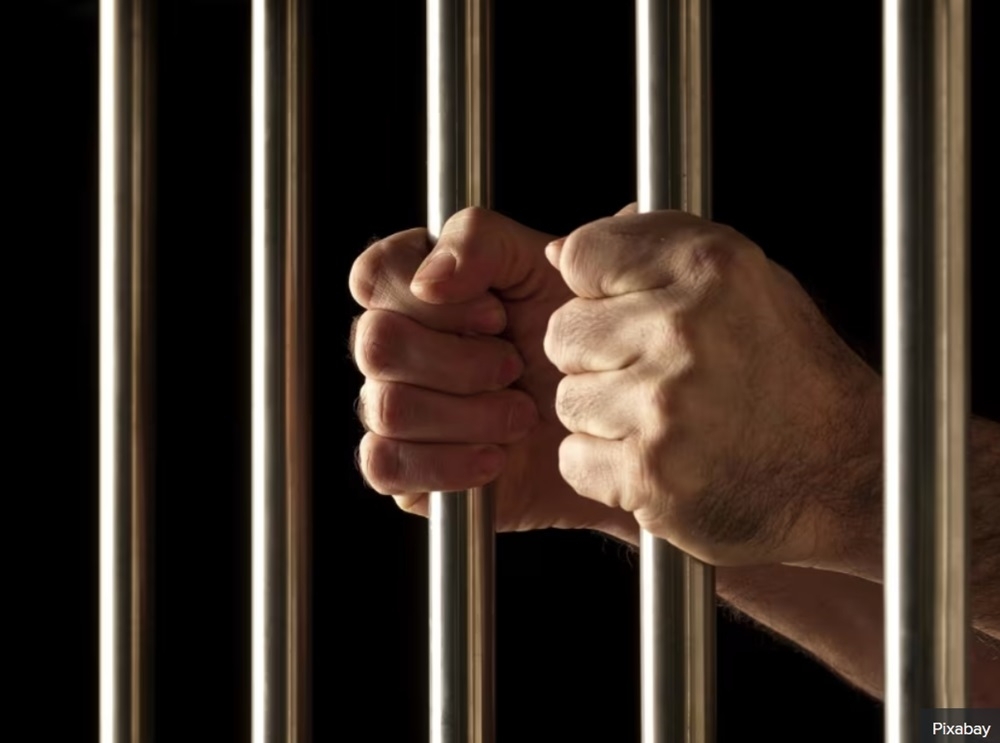‘Pasar malam’ trader jailed 30 months after breaking into ex-Kedah MB Ahmad Bashah’s home, stealing grass cutter