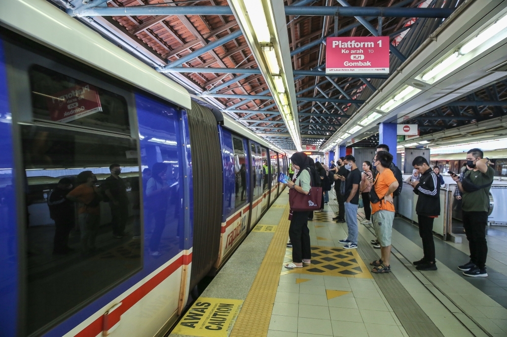 Kelana Jaya LRT service disrupted between Pasar Seni and Bangsar stations due to track switch disruption, repairs underway