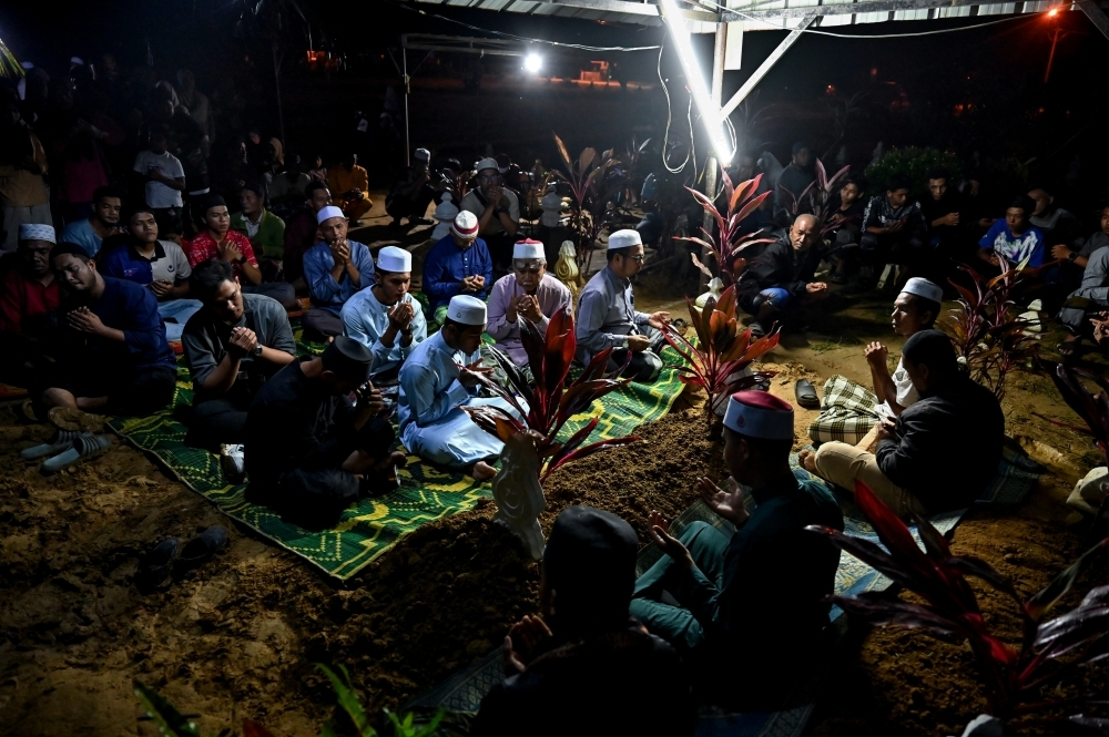Tears, prayers in Terengganu as UPSI students buried following fatal Gerik crash