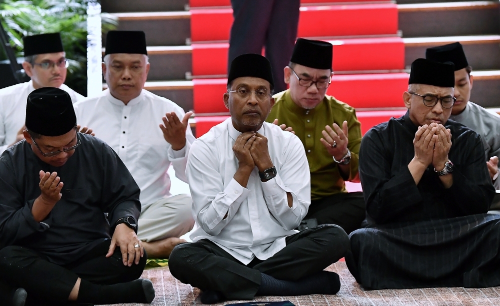 Zambry donates salary as Higher Education Ministry raises RM1.7m for UPSI crash victims; fund closes Friday