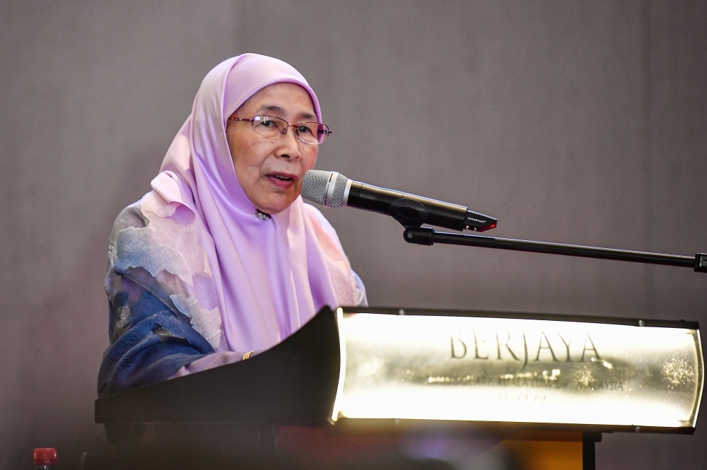 Wan Azizah says women’s empowerment needs more than lip service, calls for corporate pledges and govt backing