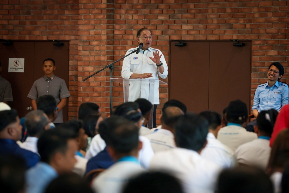 Anwar orders govt to stop using imported food at official events