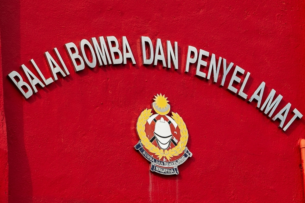 Lost and dehydrated hikers rescued from Teluk Bahang Forest Park after emergency call