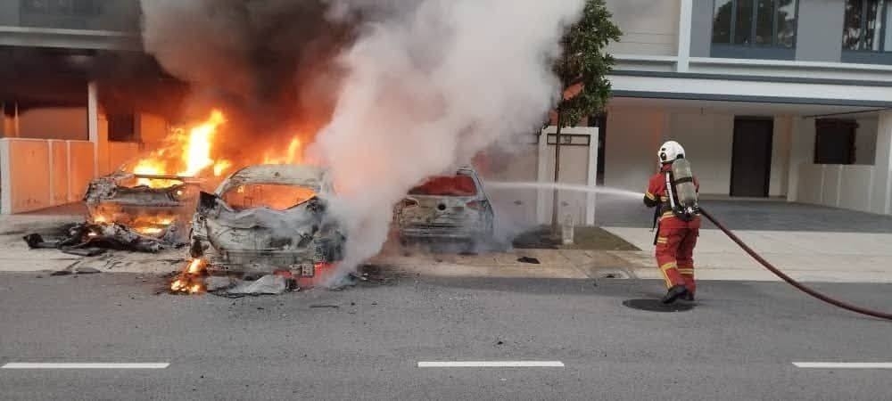 Four sought over arson of five luxury vehicles in Kuala Langat