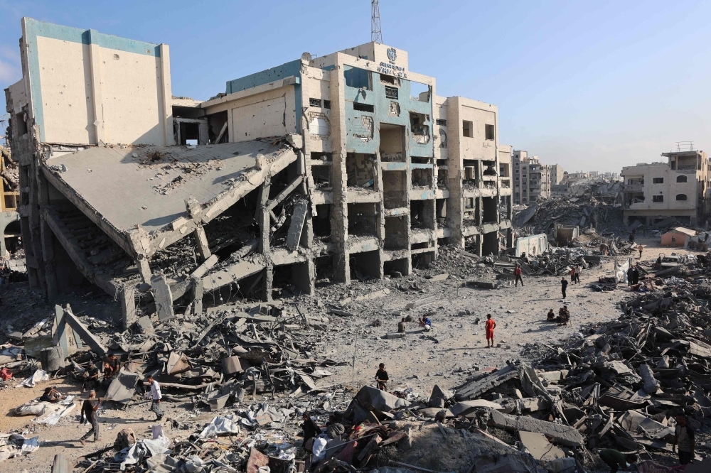 Israeli defence minister says army must carry out Gaza war decisions despite chief of staff’s views