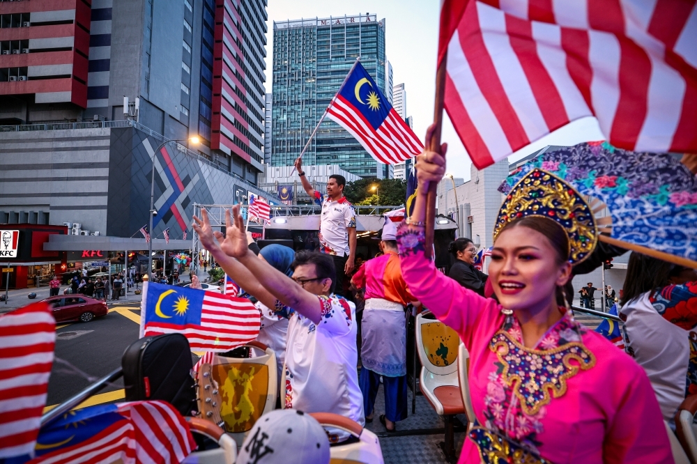 Police will investigate alleged Jalur Gemilang violations professionally and responsibly