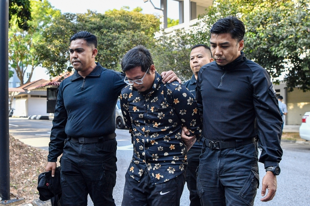 Cook faces murder charge for stabbing victim in Senawang home