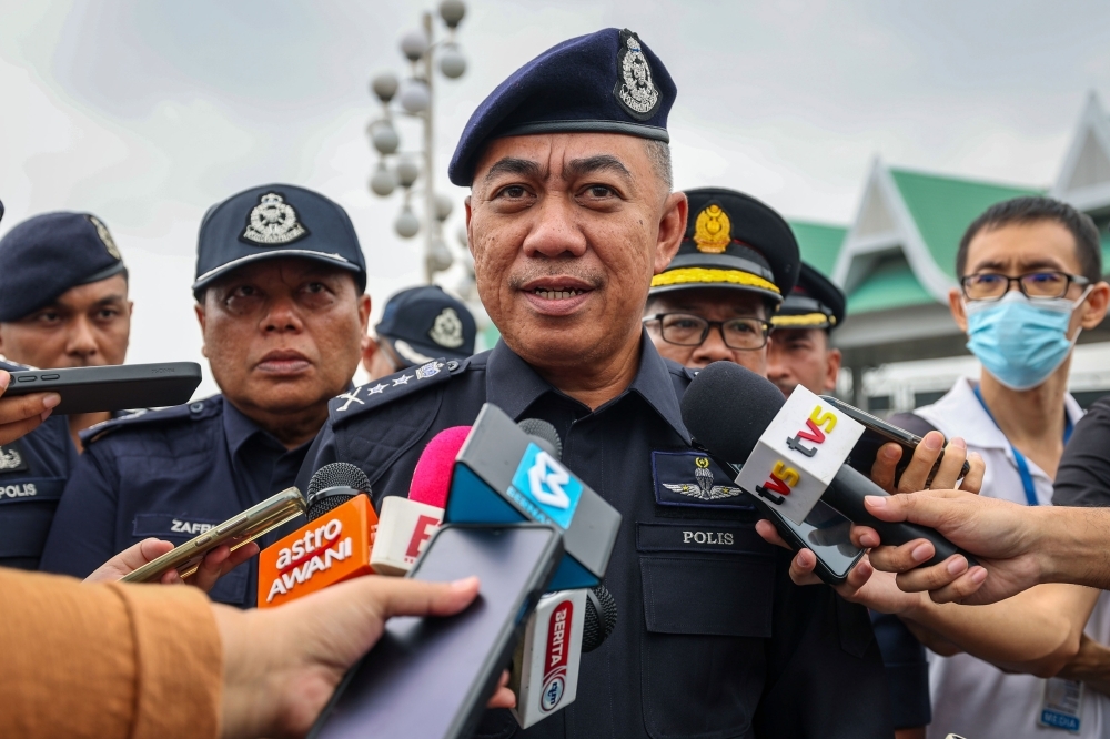 Five Middle Eastern tourists held over alleged ‘pukau’ cash thefts in George Town
