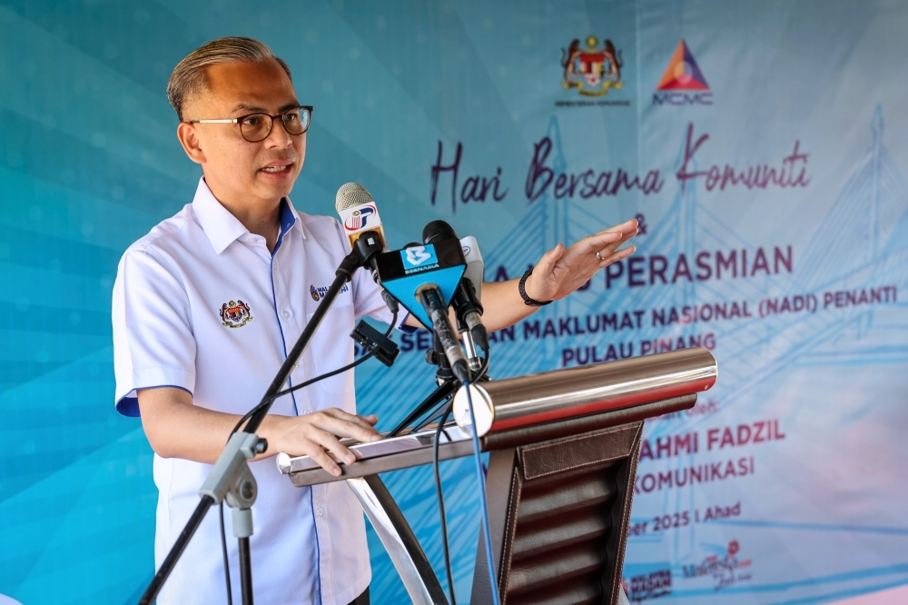Fahmi to meet Meta on Sept 22 over Facebook’s failure to curb online gambling content