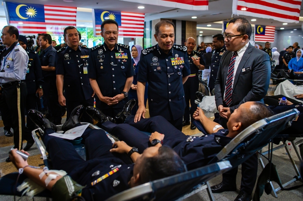IGP confirms heightened alert at Petronas plants after SMS threat