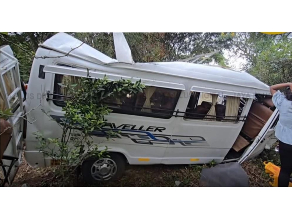 Twelve Malaysians hurt in India as tourist van skids off road in mountainous Kodaikanal, no deaths reported