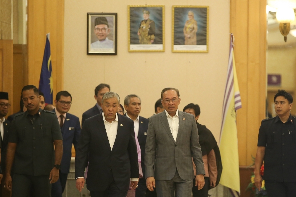 RON95 subsidy for all Malaysian drivers with MyKad, license from Sept 30